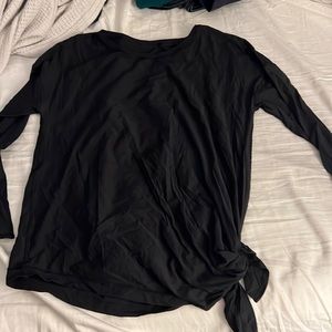Lululemon side tie shirt in size 8